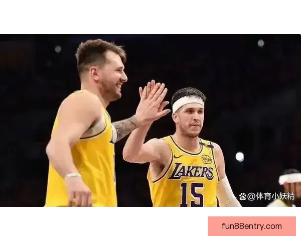 湖人再遇困境 里夫斯因肋骨侧腹伤情接受影像检查出战成疑